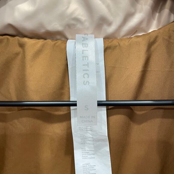 Fabletics Oversized Puffer Vest in Natural Blush/Bronzed Brown - Size: Small - Picture 5 of 11